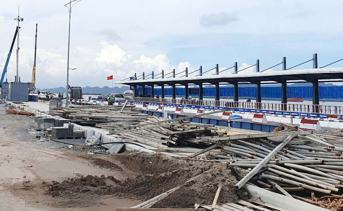ハイフォンとクアバ観光地を結ぶDong Bai - Cai Viengフェリーターミナルの拡張、改修プロジェクトは、量の75%以上を達成しました。写真:Bang Tam