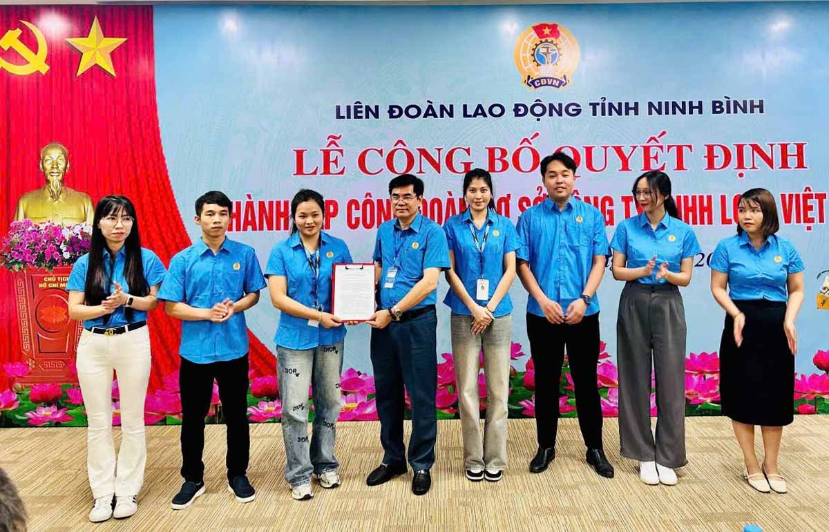 LCFC 베트남 유한회사 노동조합은 새로운 닌빈성 합병 후 최초로 설립된 노동조합입니다. 사진: 닌빈 노동조합