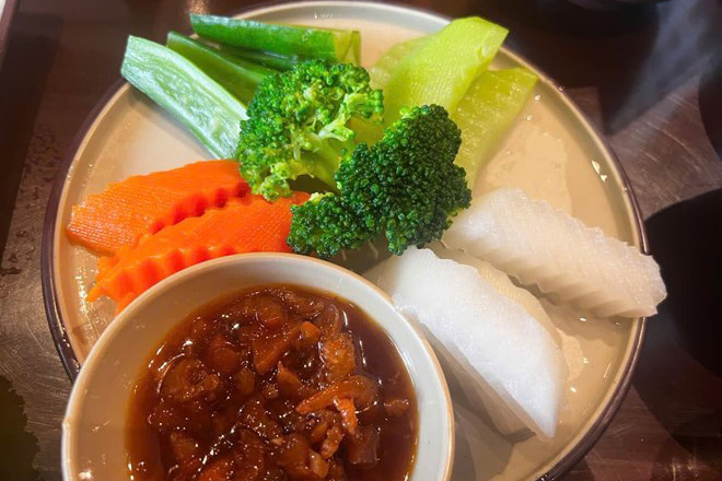 How your body changes when you eat more than 3 meals a day. Photo: Quang Minh