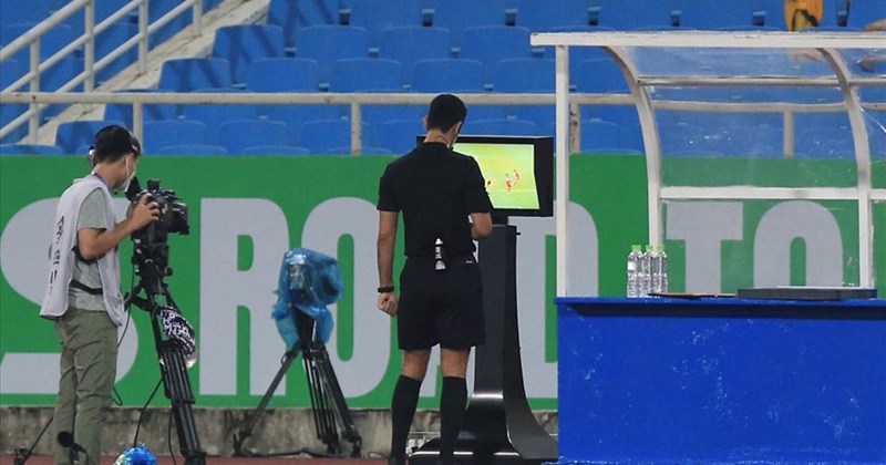 VAR có thể can thiệp phạt góc và thẻ vàng thứ 2