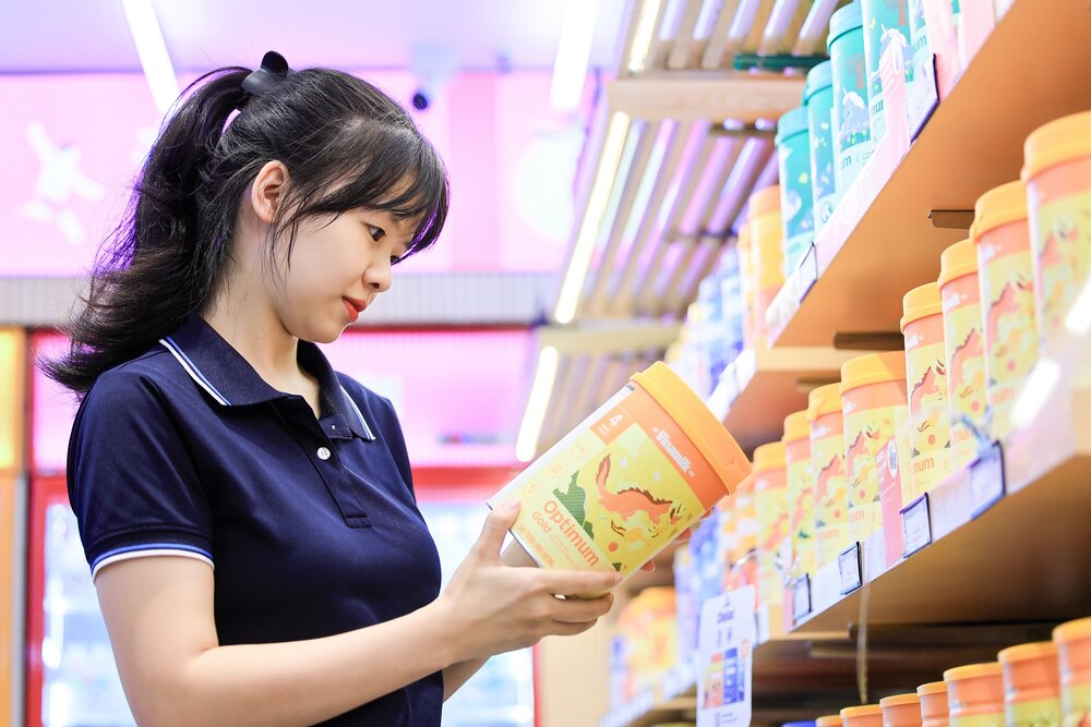 Vinamilk Optimum voi 6 HMO duoc nhieu me Viet tin dung ngay khi vua ra mat. Anh: Nguyen Hoang