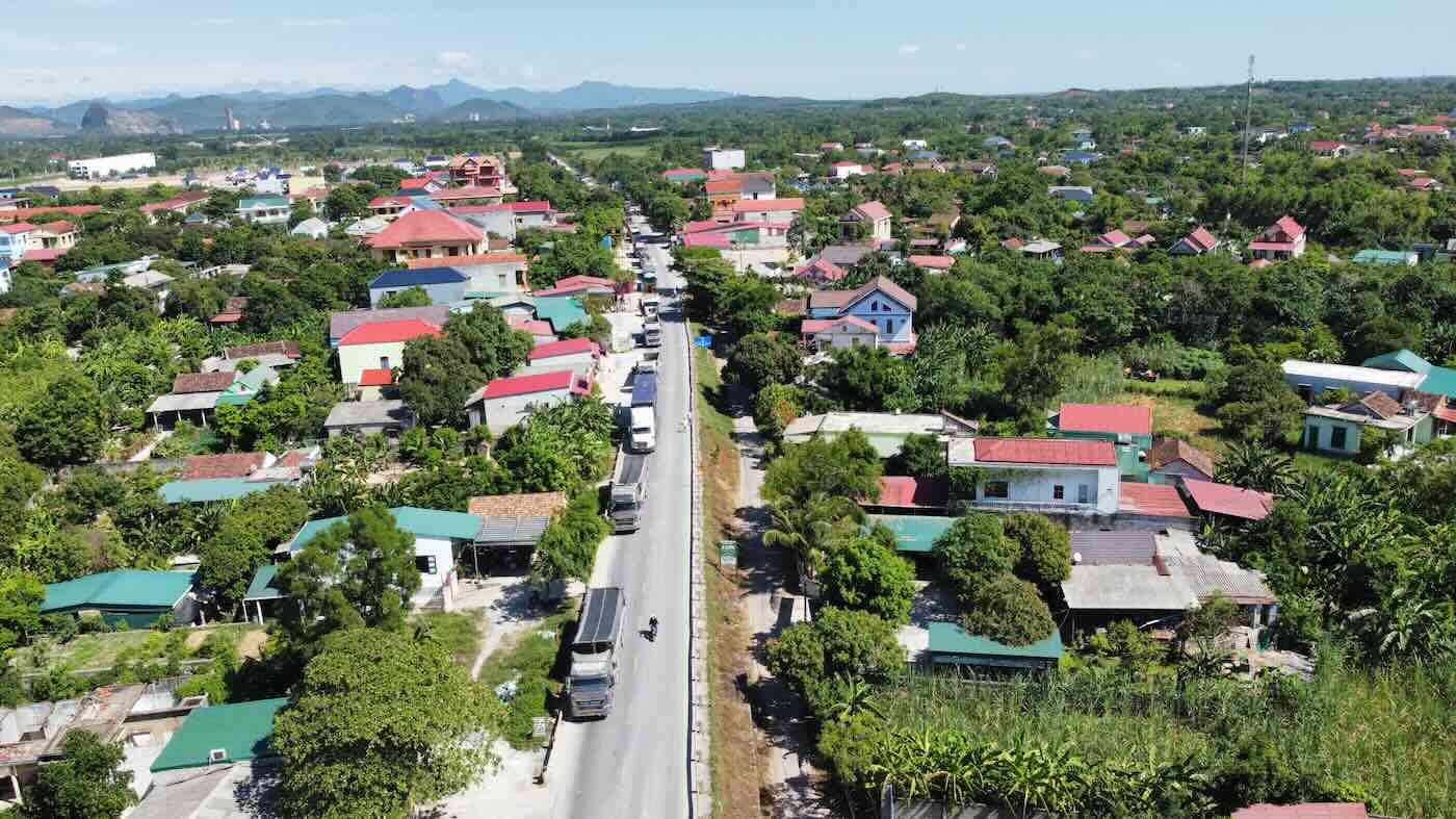 ホーチミン市道路での交通事故により交通渋滞。写真:ハイ・ヒエウ