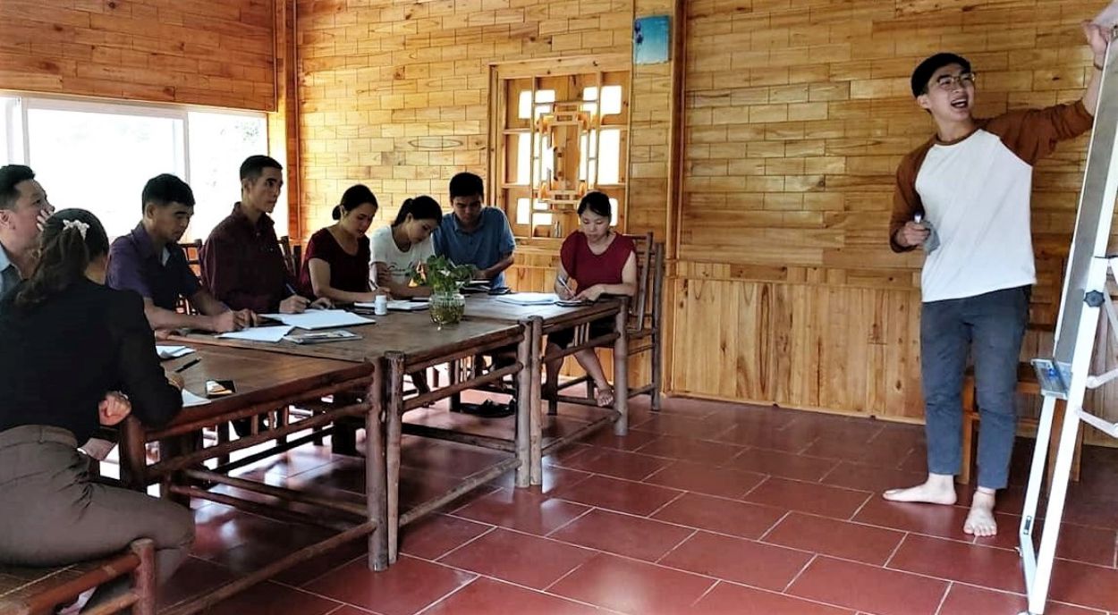 Thoi gian day tieng Anh o Bac Ha cua Phuc. Anh: Nhan vat cung cap