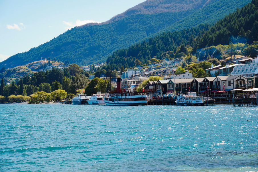 Green summer in Queenstown, New Zealand. Photo: Le Thanh Cong