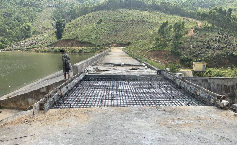 Hạng mục cầu tràn đã được xây mới thời điểm đầu tháng 7.2025. Ảnh: Hứa Hà