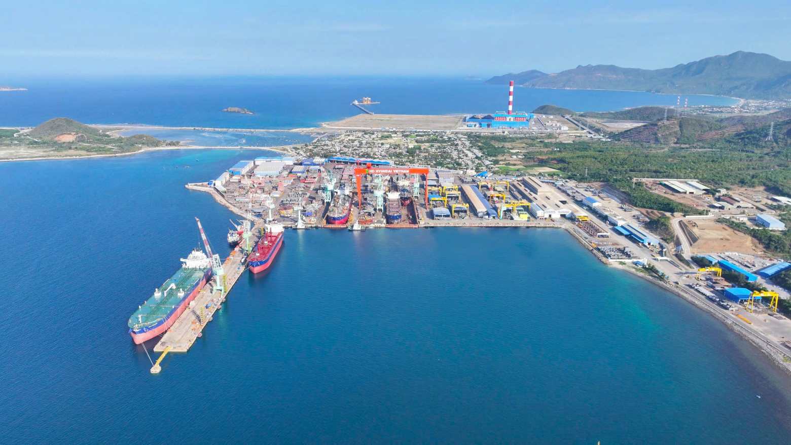 칸호아는 발전 동력을 창출하는 산업을 우선시하여 GRDP 8% 이상 성장을 목표로 설정했습니다. 사진: 프엉 린