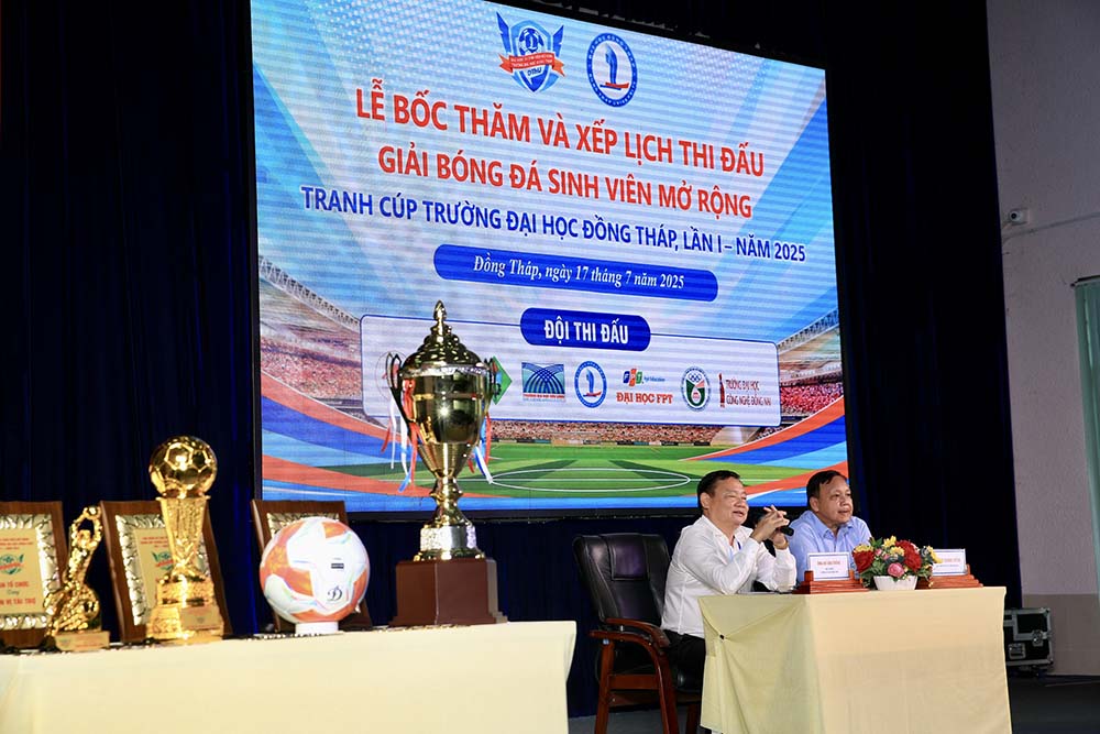 Ban to chuc ki vong giai dau se dien ra thuong nien, tao san choi phat trien phong trao bong da sinh vien. Anh: Kha Hoa