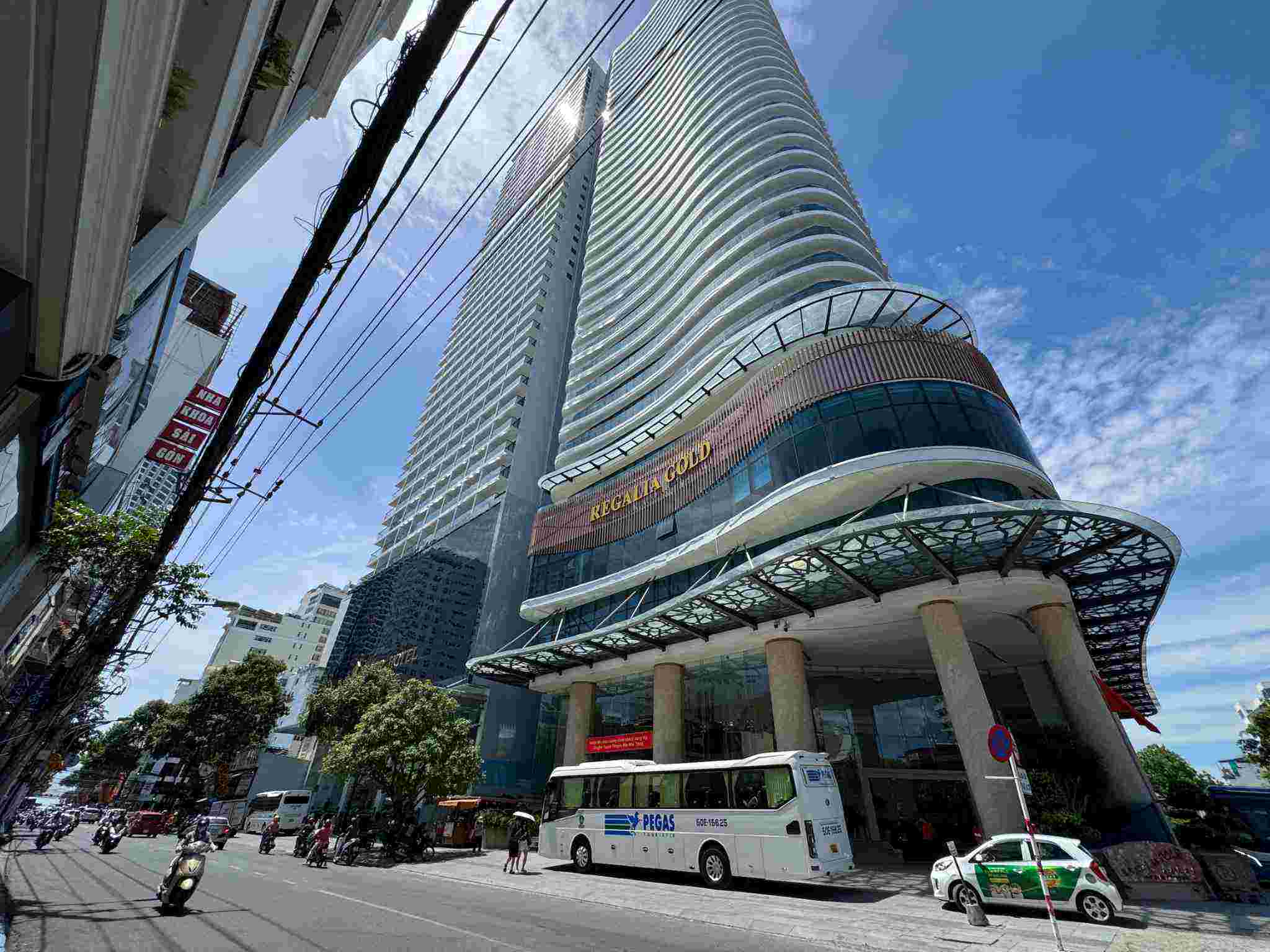 当局は、同じ土地にある2つの5つ星ホテルの土地の価格を決定しています39-41 Nguyen Thi Minh Khai、Nha Trang Ward。写真：Huu Long