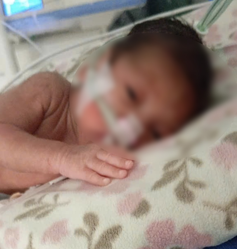 カインホアの医師たちは、妊娠わずか26週、体重700グラムの早産児を成功裏に救命しました。写真:Huu Long