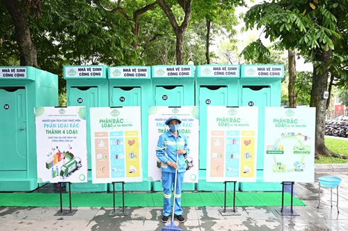Nha VSCC tai Ha Noi chua dap ung nhu cau cua du khach. Anh: Duc Hiep