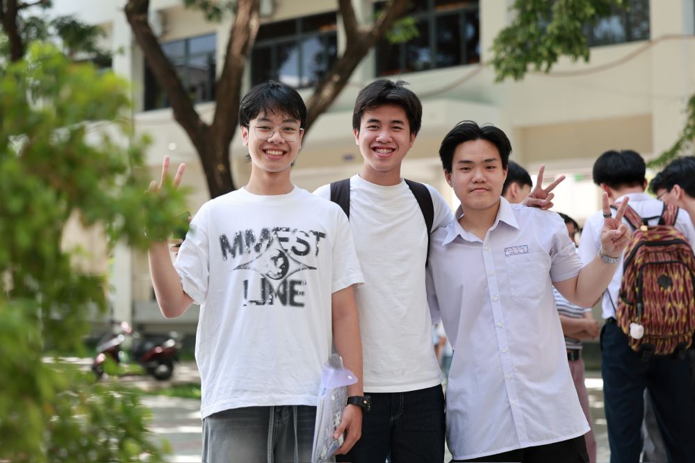 Da Nang tiene el 98.41% de los candidatos que se graduaron de la escuela secundaria antes del re -examen. Foto: Tran Thi