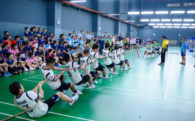 Athletes compete in the Sports Festival organized by the Trade Union of the Oil and Gas Construction Maintenance and Repair Corporation. Photo: Hien Khanh