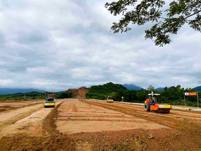 Du an cao toc Hoa Lien - Tuy Loan (TP.Da Nang) khoi cong tu thang 9.2023 va du kien hoan thanh toan bo vao thang 11.2025. Anh: Nguyen Linh