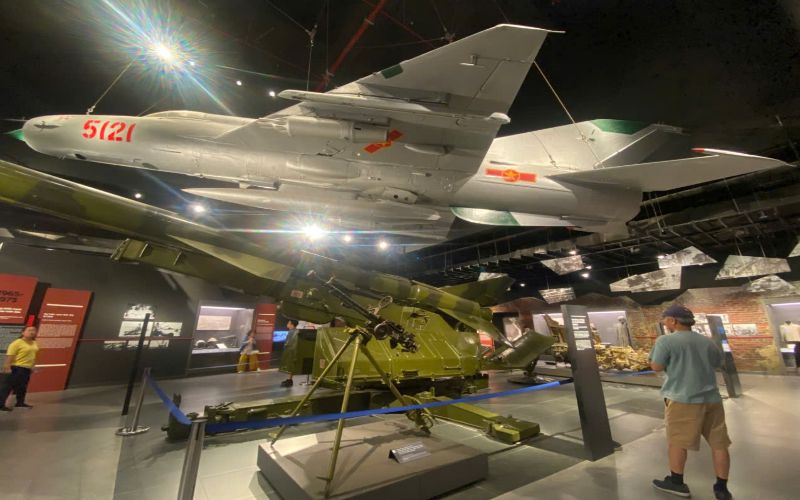 May bay Mig-21, so hieu 5121, Trung doan khong quan 921, Su doan 371 su dung. Anh: Hong Nhung