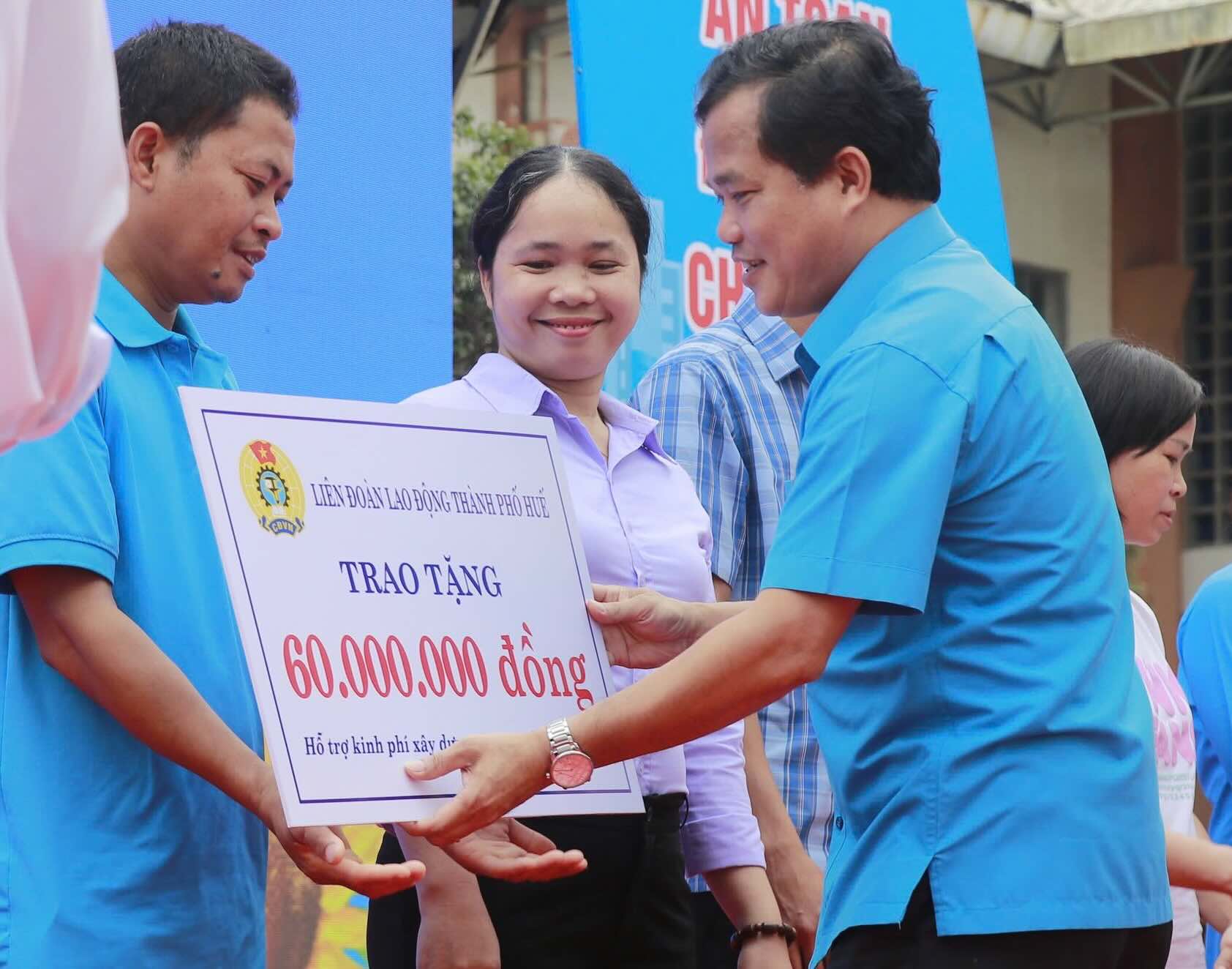 후에시 노동총연맹은 조합원과 노동자의 물질적 정신적 삶을 돌보는 다양한 활동을 전개합니다. 사진: 후에 노동조합