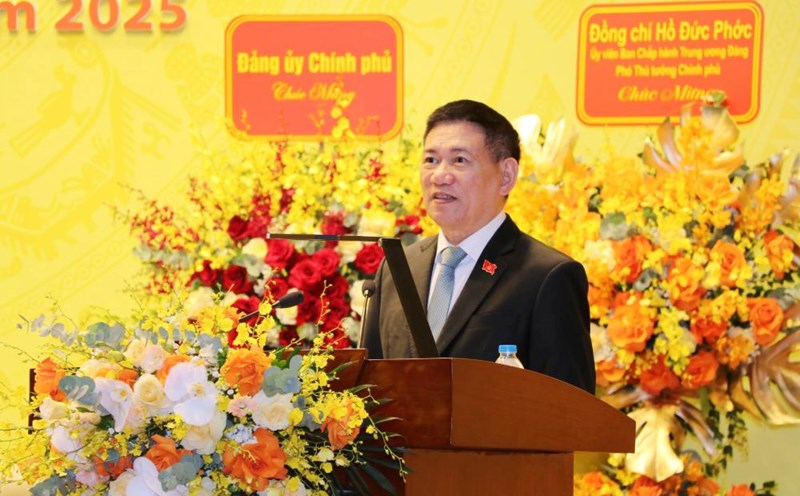 Deputy Prime Minister Ho Duc Phoc suggested that TKV Group resolutely restructure, optimize resources, promote the application of science, technology, and digital transformation to make breakthroughs in development. Photo: TKV Group