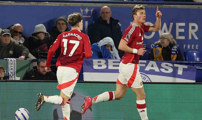 Ben canh Hojlund, tuong lai cua Garnacho tau Old Trafford cung bi nghi ngo.  Anh: AFP