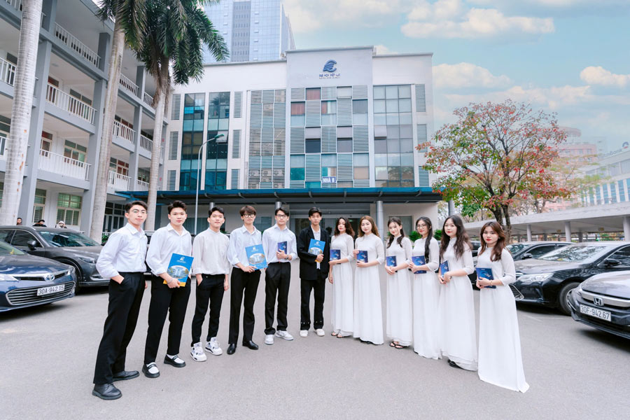 Accept the job trend with the University of Electricity. Photo: School