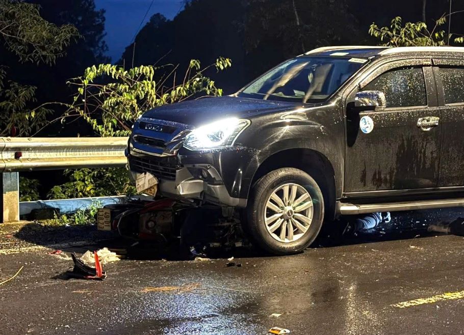 2人が死傷した事故現場。写真:Lam Hong