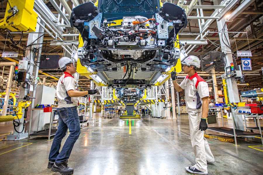 Trabajadores que trabajan en Great Wall Motors Factory (GWM) en Rayong, Tailandia, el 12 de enero de 2024. Foto: Xinhua