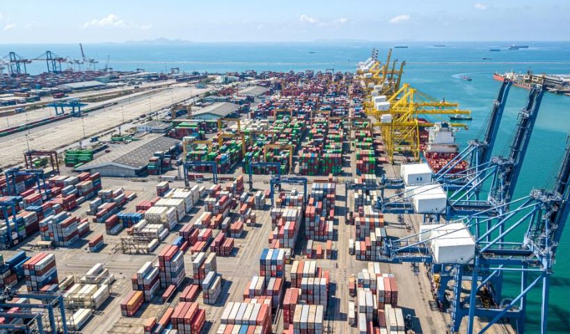 Cang Laem Chabang o tinh Chonburi la mot trong nhung cang trung chuyen container quoc te quan trong nhat cua Thai Lan. Anh: Xinhua