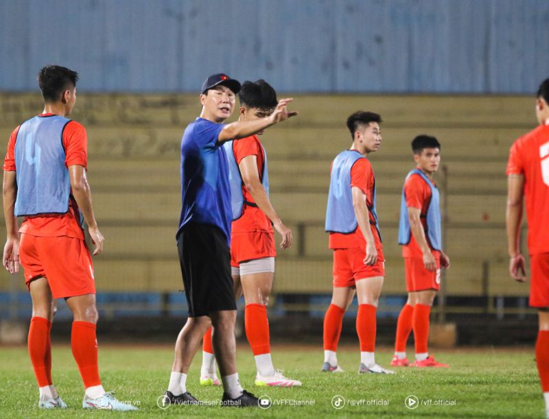 Buoi tap dien ra trong khong khi nghiem tuc, tap trung. Anh: VFF