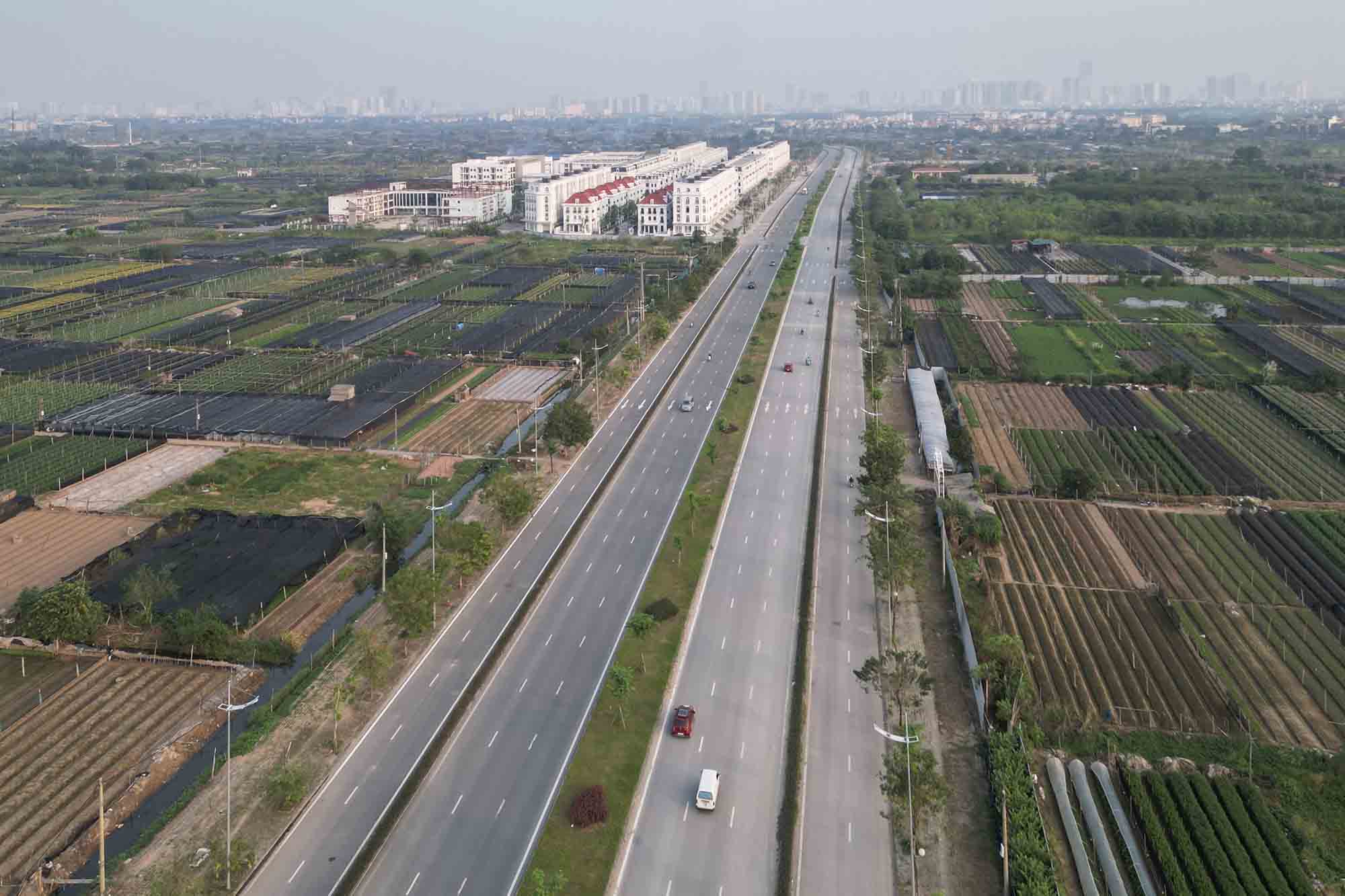 ハノイのテイ・トゥ・ワードを通るウェスタン・タン・ロング・ストリートセクション。写真：Huu Chanh