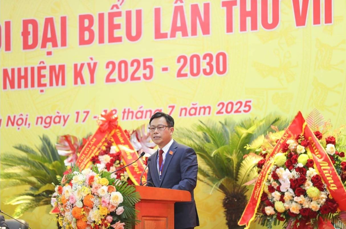 Dong chi Le Quan, Bi thu Dang uy, Giam doc DHQGHN phat bieu tai Dai hoi. Anh: DHQGHN