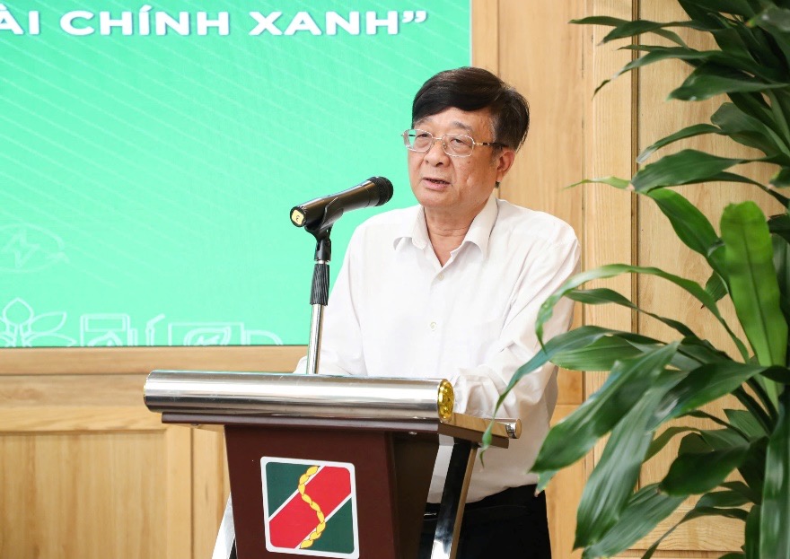 TS. Nguyen Quoc Hung - Pho Chu tich kiem Tong Thu ky Hiep hoi Ngan hang Viet Nam phat bieu tai toa dam. Anh: Agribank