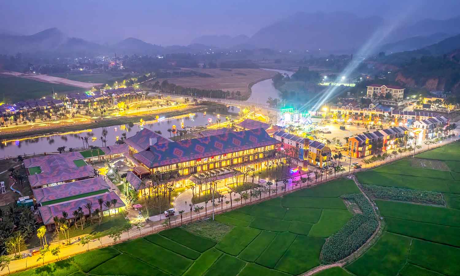 The exhibition space "Tan Trao - the birthplace of the Fatherland, 80 years of the Vietnamese revolution" was held at Flamingo Heritage Onsen & Resort, Tan Trao commune, Tuyen Quang. Photo: Flamingo.