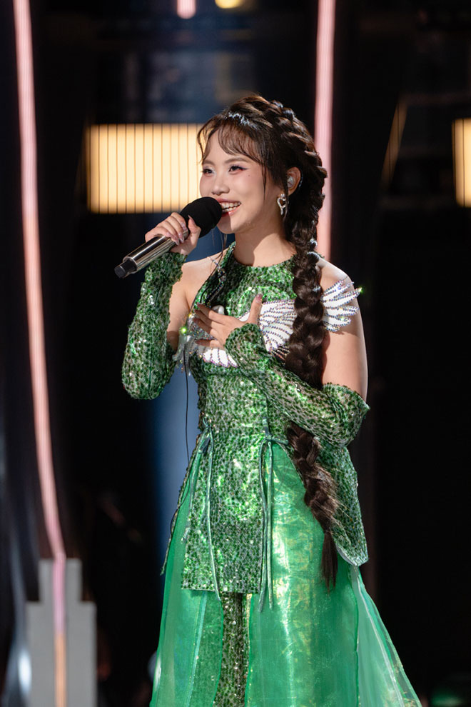 Phuong My Chi vuon minh ra the gioi. Anh: Ban to chuc Sing! Asia