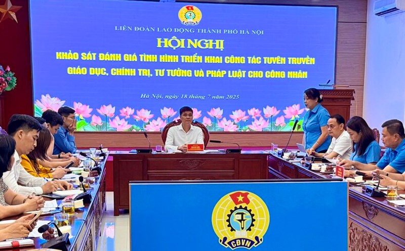 The survey of propaganda, political, ideological and legal education for workers took place under the chairmanship of Vice President of the Vietnam General Confederation of Labor Ngo Duy Hieu. Photo: Ngoc Anh