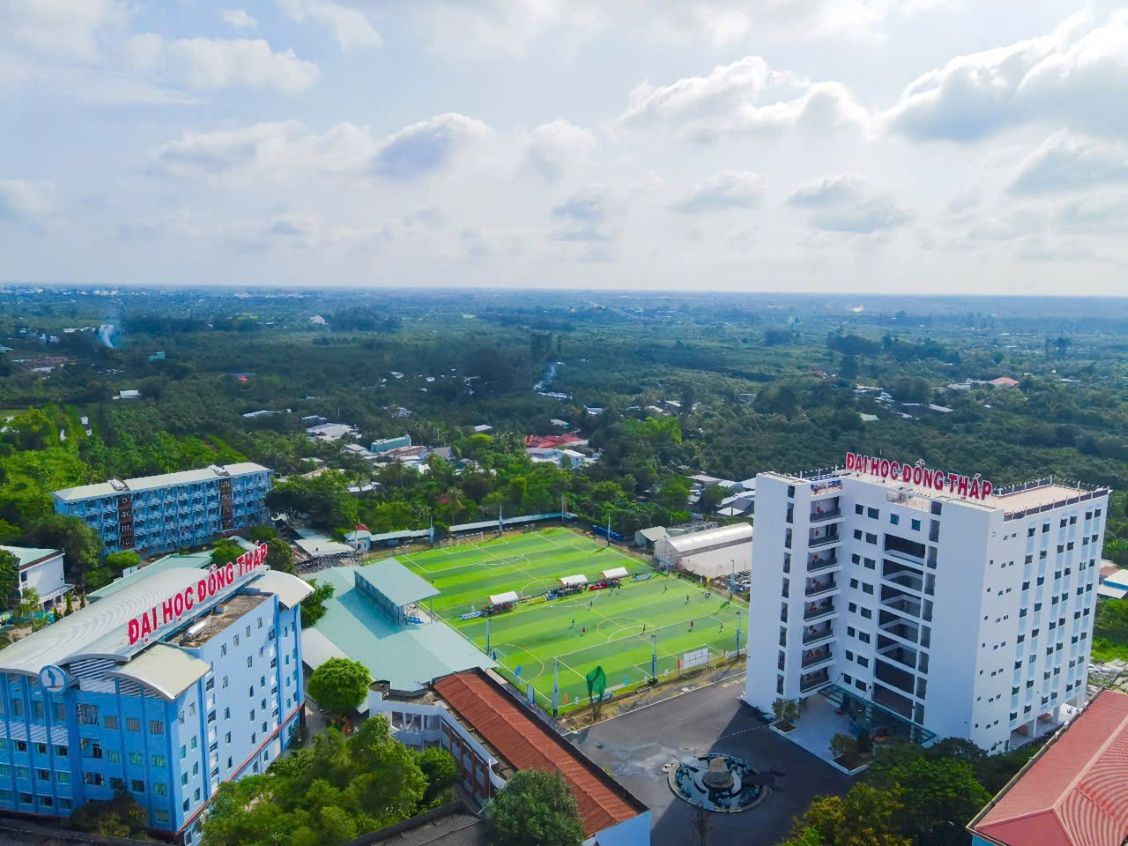 San bong da Truong dai hoc Dong Thap, noi dien ra cac cuoc tranh tai tai Giai bong da sinh vien mo rong tranh cup Truong Dai hoc Dong Thap lan thu I-2025. Anh: Lam Dien