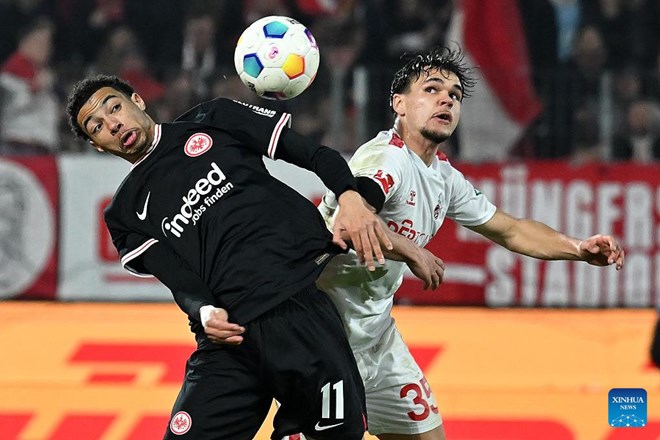 휴고 에키티케(왼쪽)가 리버풀의 영입 목표입니다. 사진: 신화통신