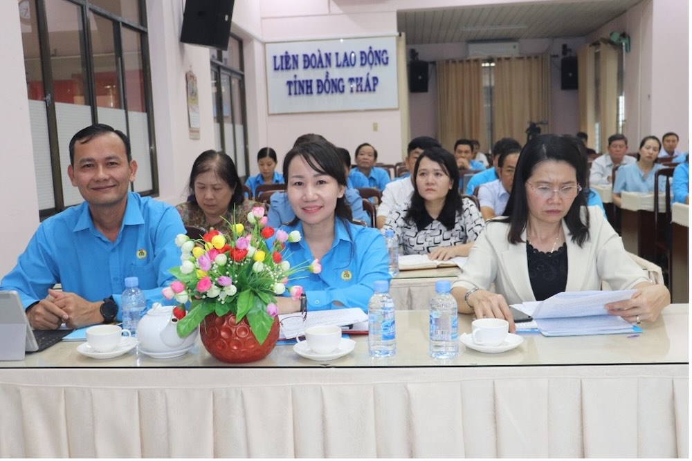 Dai bieu tham du Hoi nghi. Anh: Luu Hung.