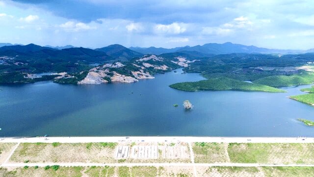 Cong trinh ho chua nuoc Canh Tang da ro hinh hai.