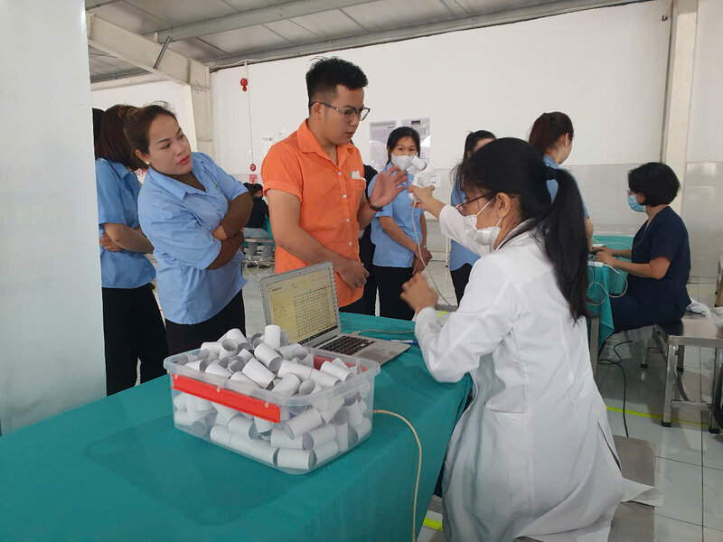 Kanaan Bao Loc Co.、Ltd。の労働組合は、1,000人以上の労働者の専門的な試験のために雇用主と協力しています。写真：マイ・トラン