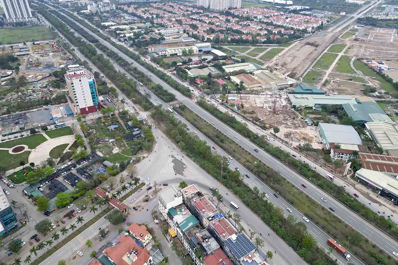 하노이 안칸비사 탕롱 대로와 연결되는 개브 순환 도로 교차로가 건설 중입니다. 사진: 흐우찬