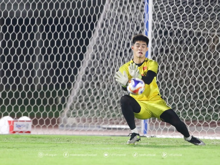 Thu mon Trung Kien sang cua bat chinh cho U23 Viet Nam. Anh: VFF
