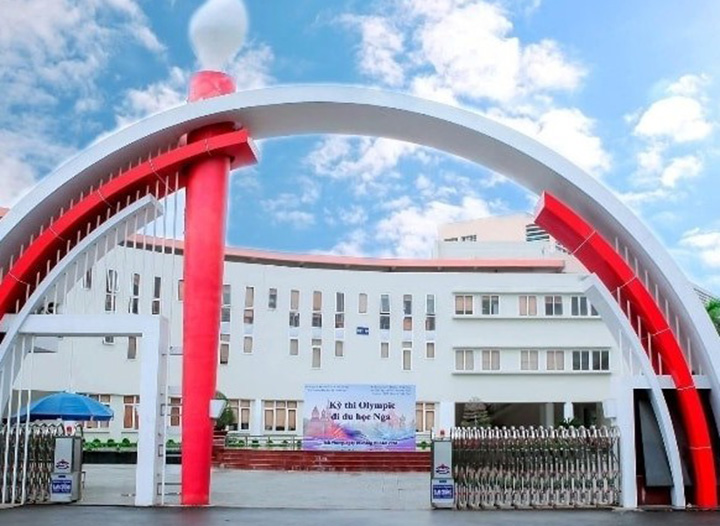 Truong THPT chuyen Tran Phu (Hai Phong). Anh: Minh Hung