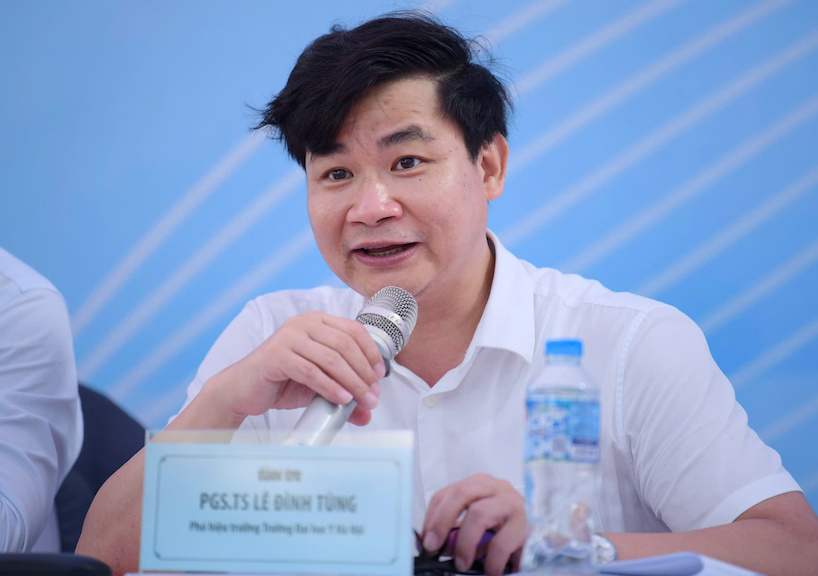PGS.TS Le Dinh Tung, Pho Hieu truong Truong Dai hoc Y Ha Noi du bao muc diem chuan cua truong nam nay giam nhe. Anh: Nam Tran 