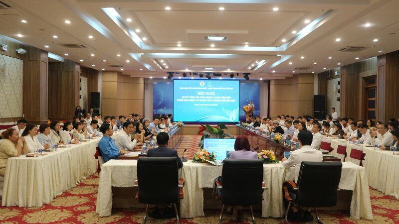 베트남 국가 에너지 산업 그룹 노동조합원의 소득은 비교적 안정적입니다. 사진: 람득