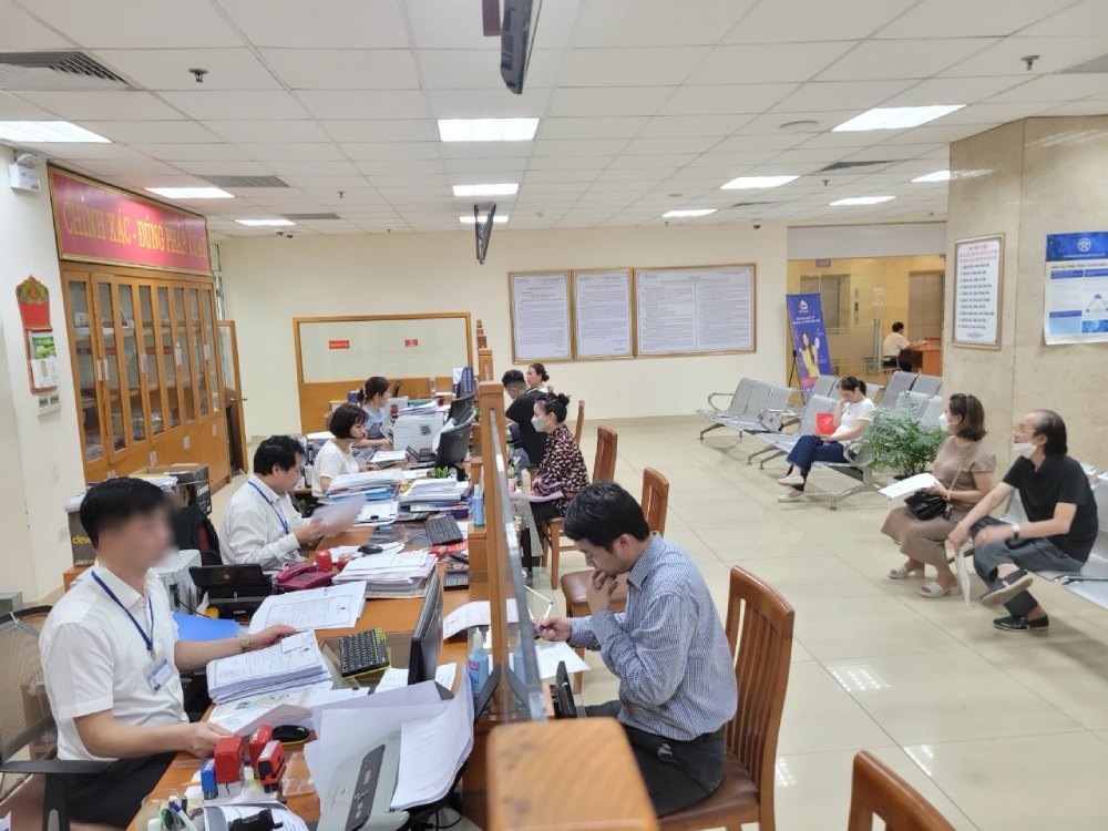 정부는 간부 설립 간부 재조직 공공 서비스 기관 해산에 관한 수정 법령을 발표할 예정입니다. 사진: VGP