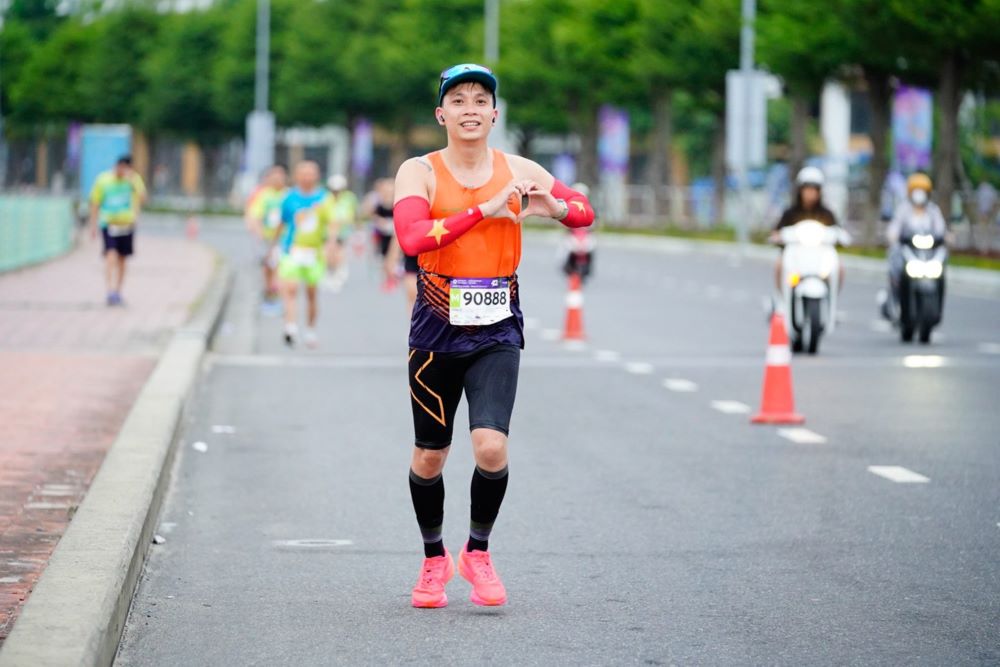 Voi VnExpress Marathon Da Nang, day la nam thu hai giai dien ra, hut hon 11.000 VDV - gap ruoi so voi nam ngoai. Anh: BTC