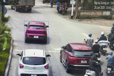 El auto fue multado en frio en Thanh Hoa. Foto: Policia de Thanh Hoa