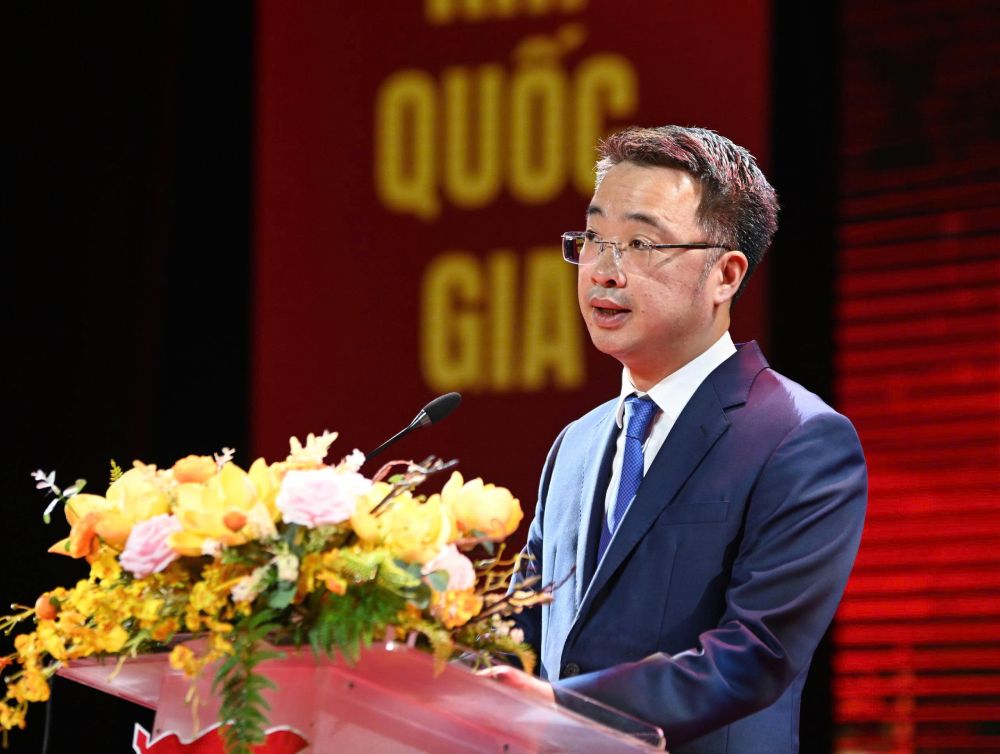 Mr. Nguyen Tuong Lam - Secretary of the Central Youth Union, President of the Vietnam Youth Union - spoke at the 6th Global Vietnam Young Intellectuals Forum in 2025. Photo: Ai Van
