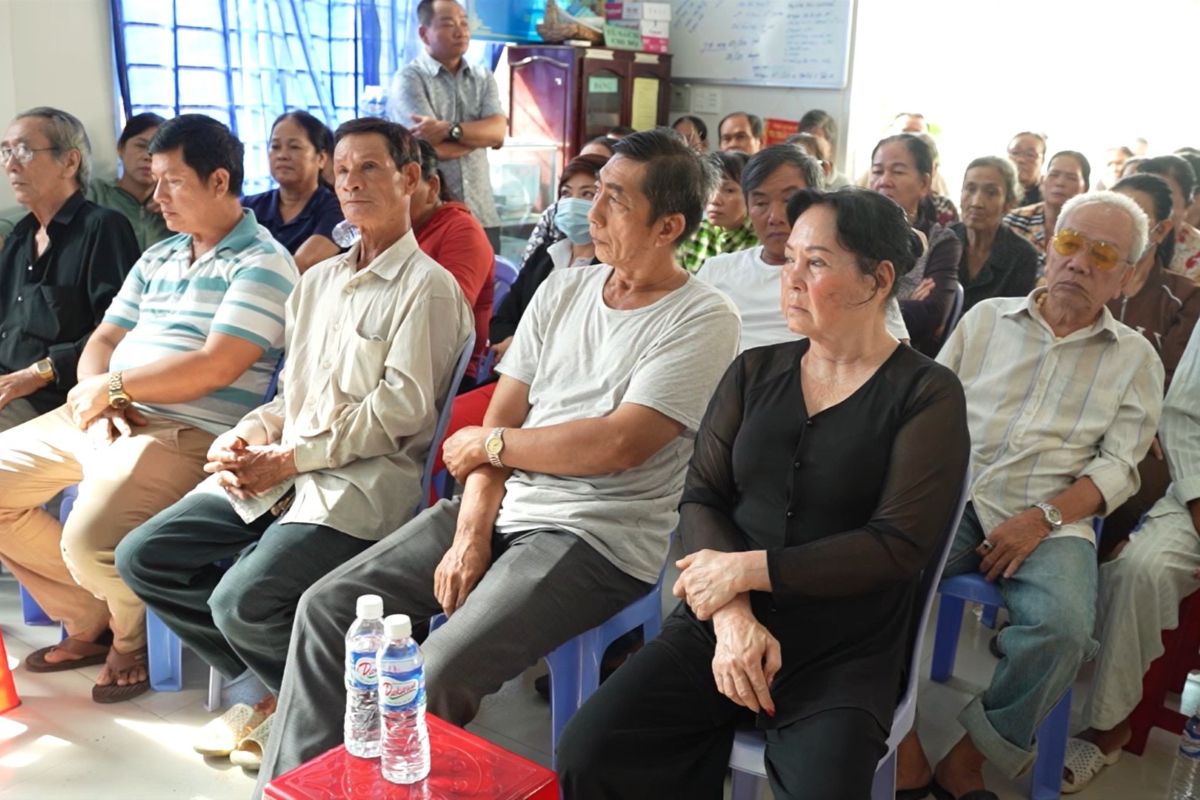 La gente de Long Hai Commune participo en el programa "Sabado escuchando a las personas que dicen" en el pasado. Foto: Nguyen loc