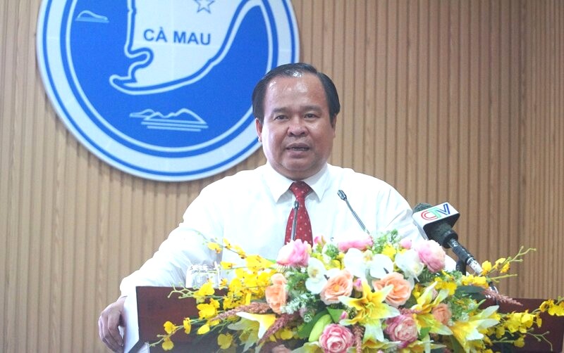 El vicepresidente del Comite Popular CA Mau, Nguyen Minh Luan, hablo en la ceremonia de recomendacion. Foto: Nhat Ho