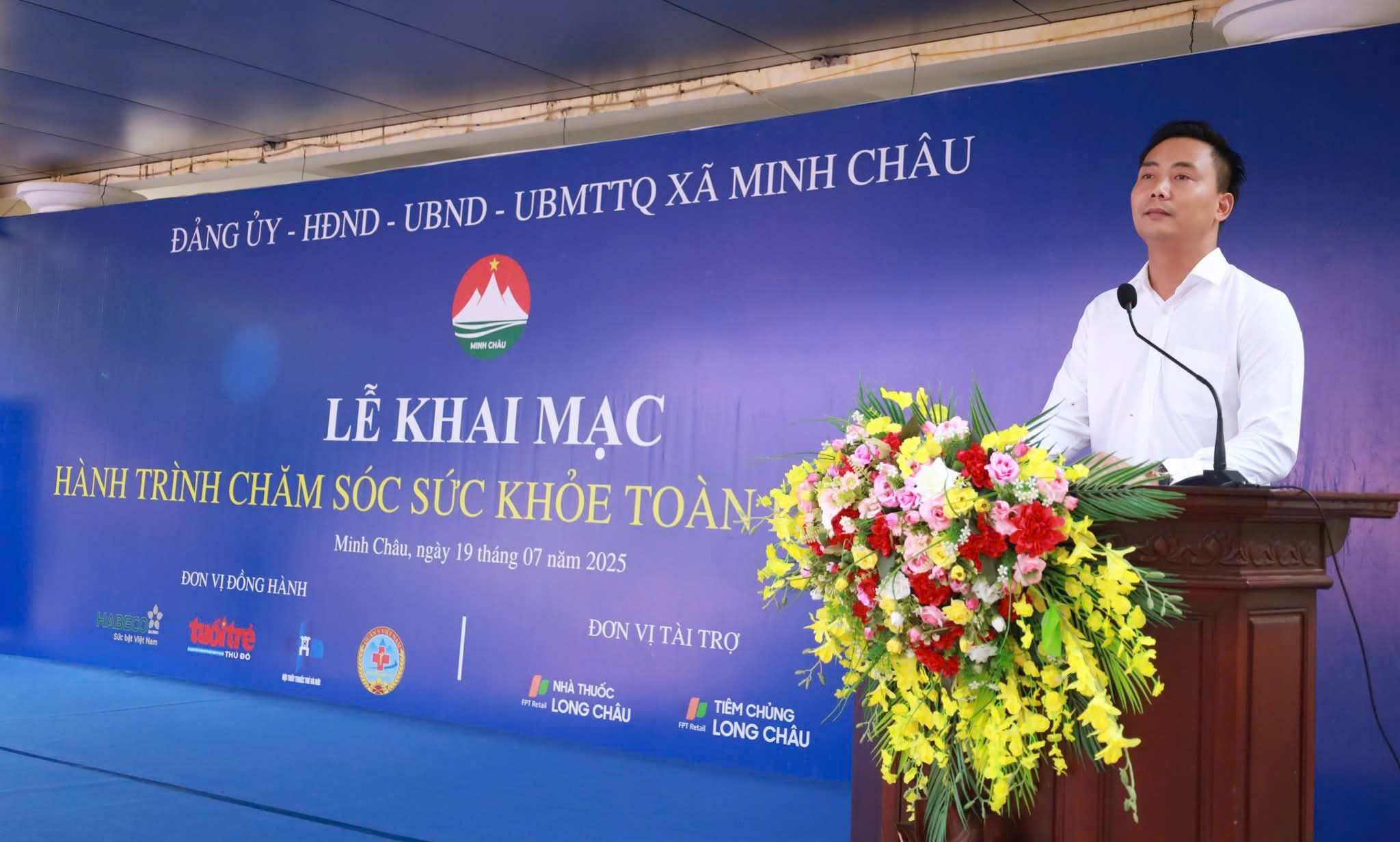 Ong Nguyen Duc Tien - Bi thu Dang uy xa Minh Chau, TP Ha Noi phat bieu tai su kien. Anh: Anh Tuan