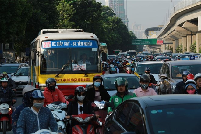 Conductor de autobus en Hanoi. Foto: Hai Nguyen
